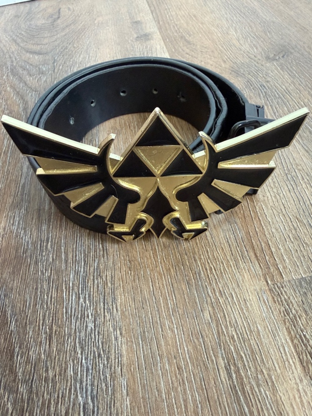 Legend Of Zelda Hylian Crest Belt 
Gold/Black